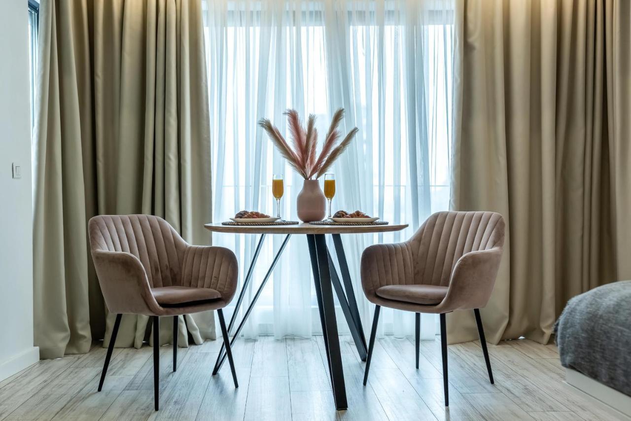 Ultracentral Studio: Explore The In Style Appartamento Bucarest