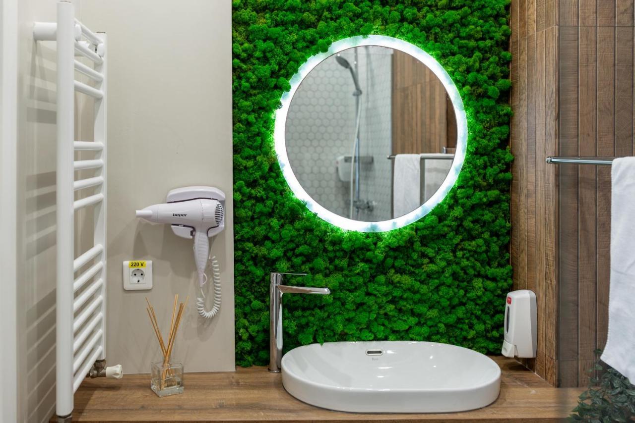 Ultracentral Studio: Explore The In Style * Bucarest