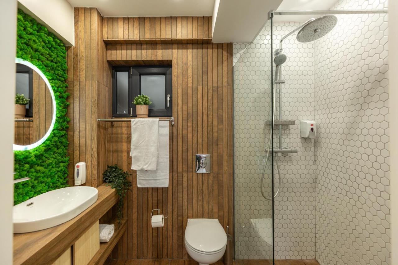Ultracentral Studio: Explore The In Style * Bucarest