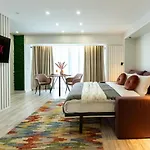 Ultracentral Studio: Explore The City In Style